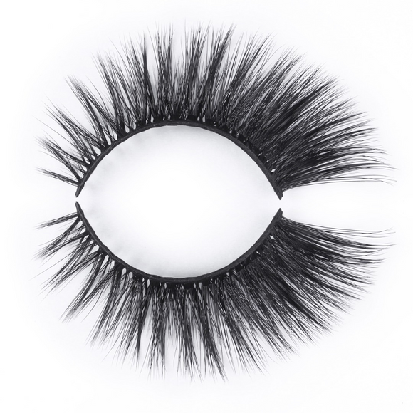 Baddie are our lashes you don't want to mess with. They are not for the faint hearted, dramatic but feminine.  They are the ultimate cat eye lash so perfect for all different eye shapes.  These multi-layer lashes have been handcrafted to enhance and emphasise the beauty of your eyes.   These lashes are reusable for up to 25 to 30 times if you follow our lash care guide.