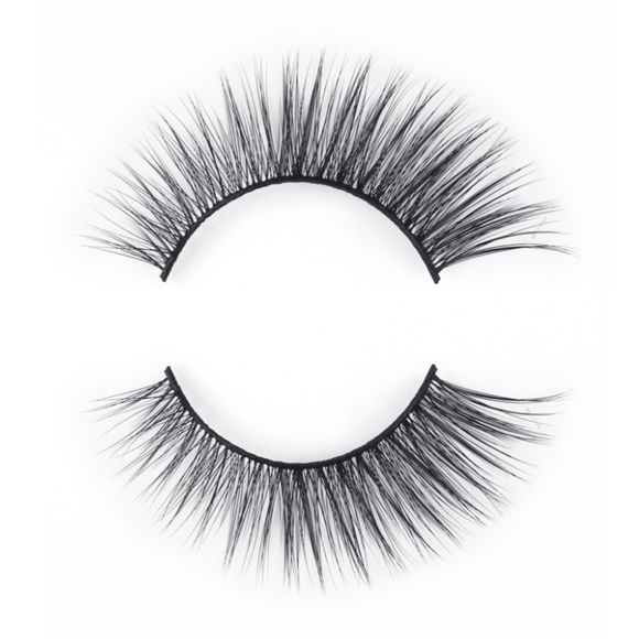 Glow Up lashes are natural, fluffy, cat eye style lashes. These lashes are great for beginners or if you are looking for natural lashes that are shorter at the fronts and longer at the ends. Ideal lashes to give your natural lashes a little extra.  Glow Up lashes are multi-layer lashes that have been handcrafted to enhance and emphasise the beauty of your eyes.   These lashes are reusable for up to 25 to 30 times if you follow our lash care guide.